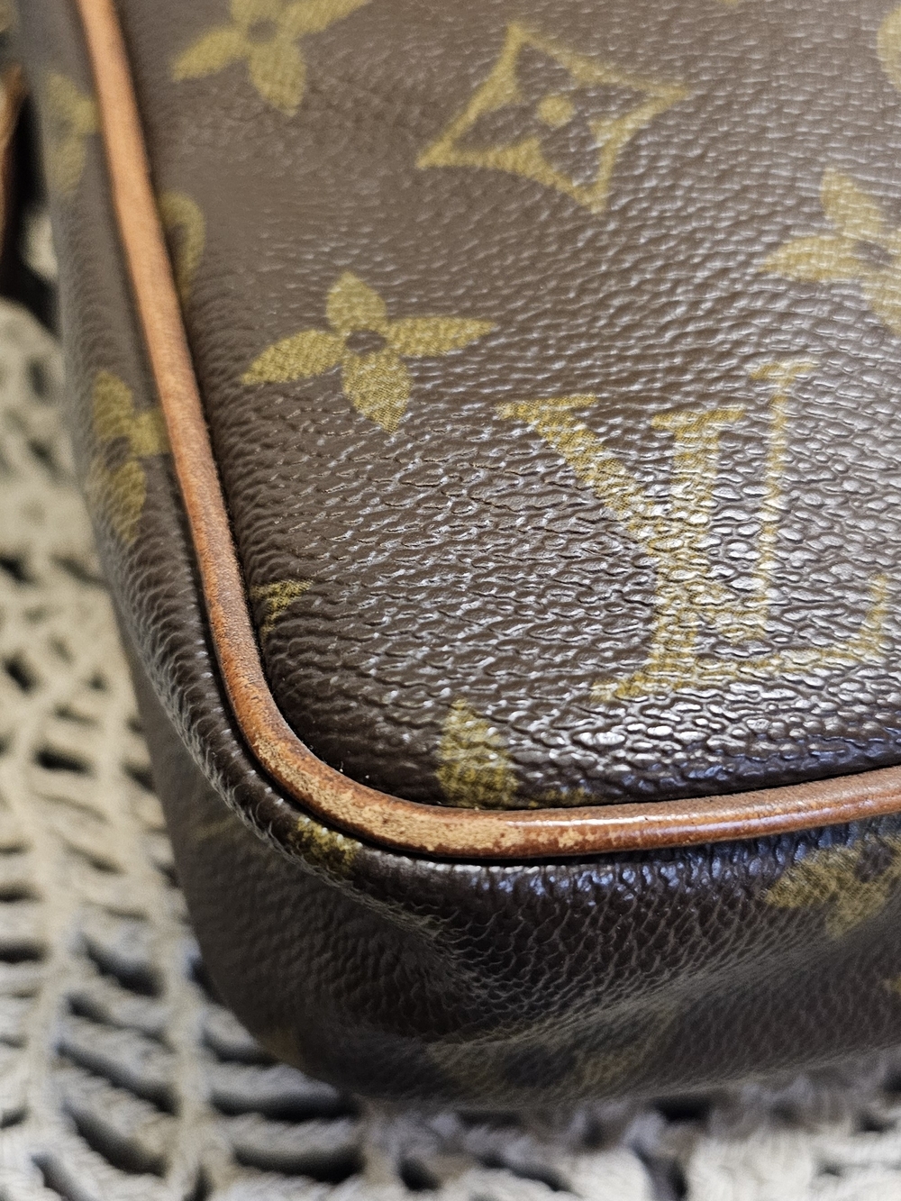 Louis Vuitton Danube Mini Crossbody Bag With COA. - Picture 10 of 16